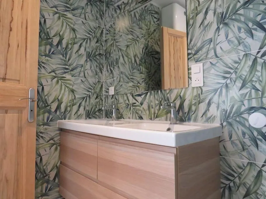Maison Face Au Luberon Avec Piscine - 5 Chambres Cabrieres-d'Avignon 0*,  France