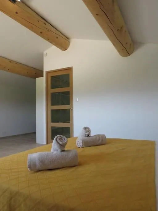 Holiday home Maison Face Au Luberon Avec Piscine - 5 Chambres Cabrieres-d'Avignon